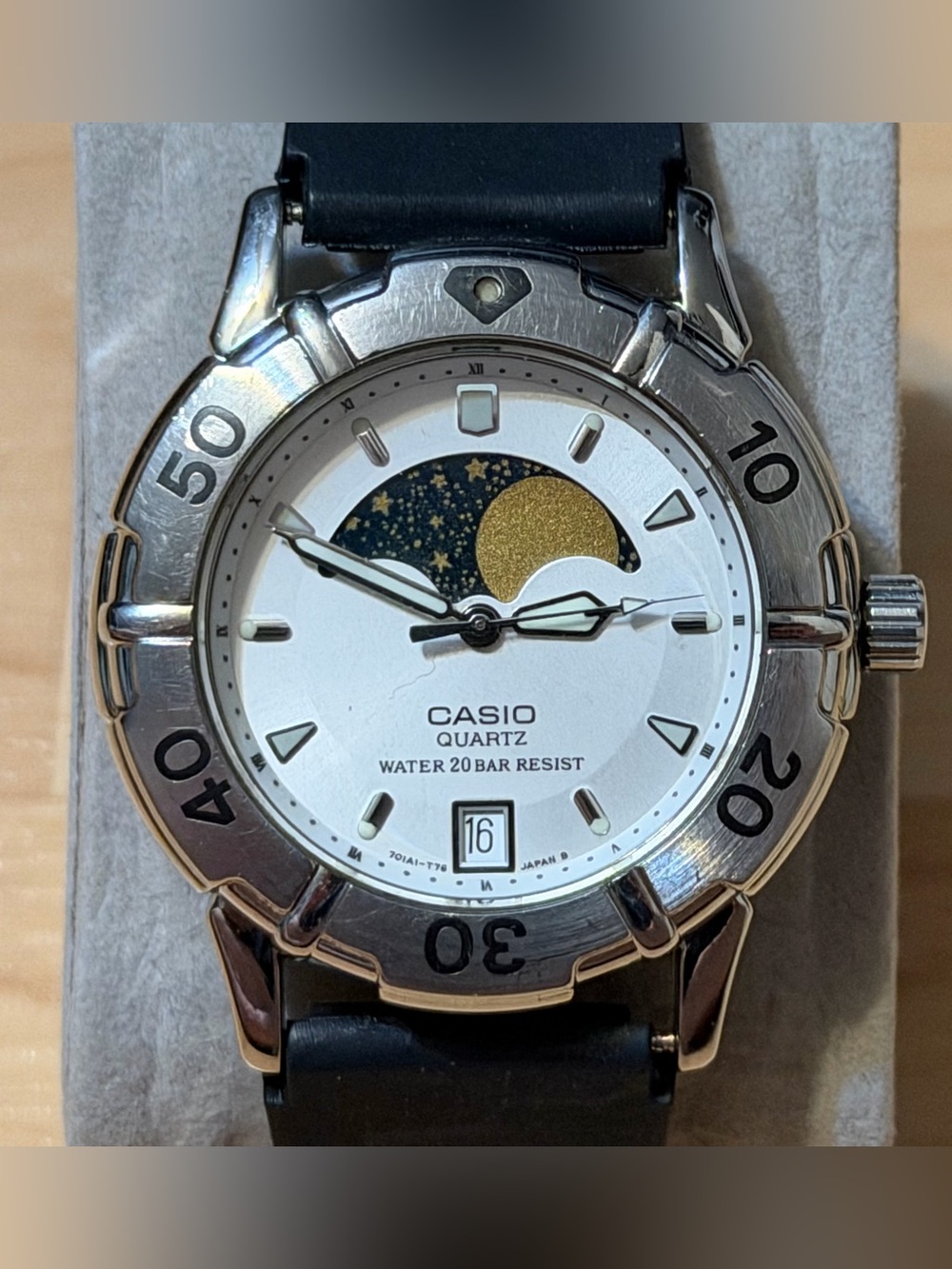 Casio MD-717 Moon Phase Analog Men's Watch 368 Mod Japan A **PARTS OR REPAIR**
